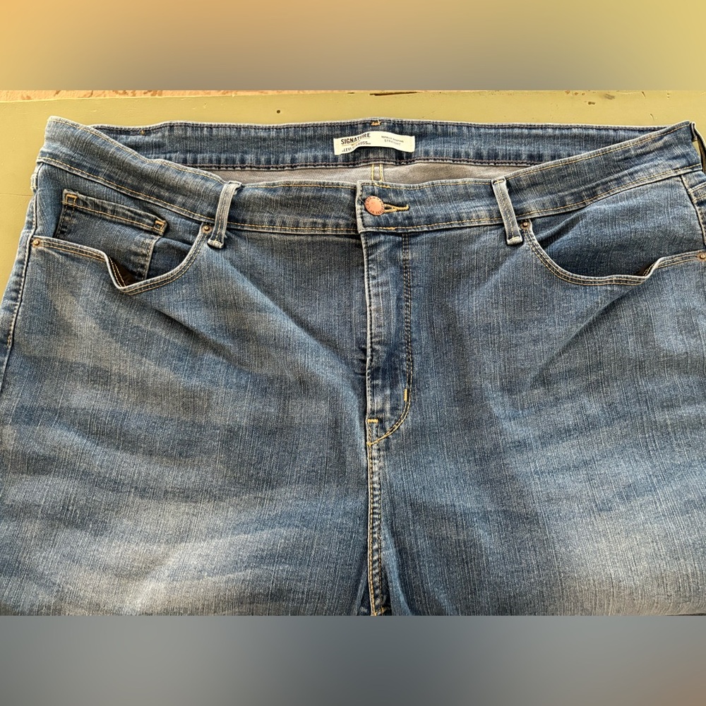 Signature by Levi Strauss Medium Blue Straight Leg Jeans